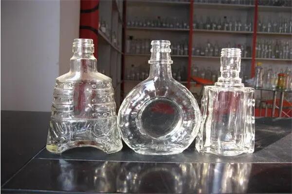 酒瓶（píng）廠家多少錢